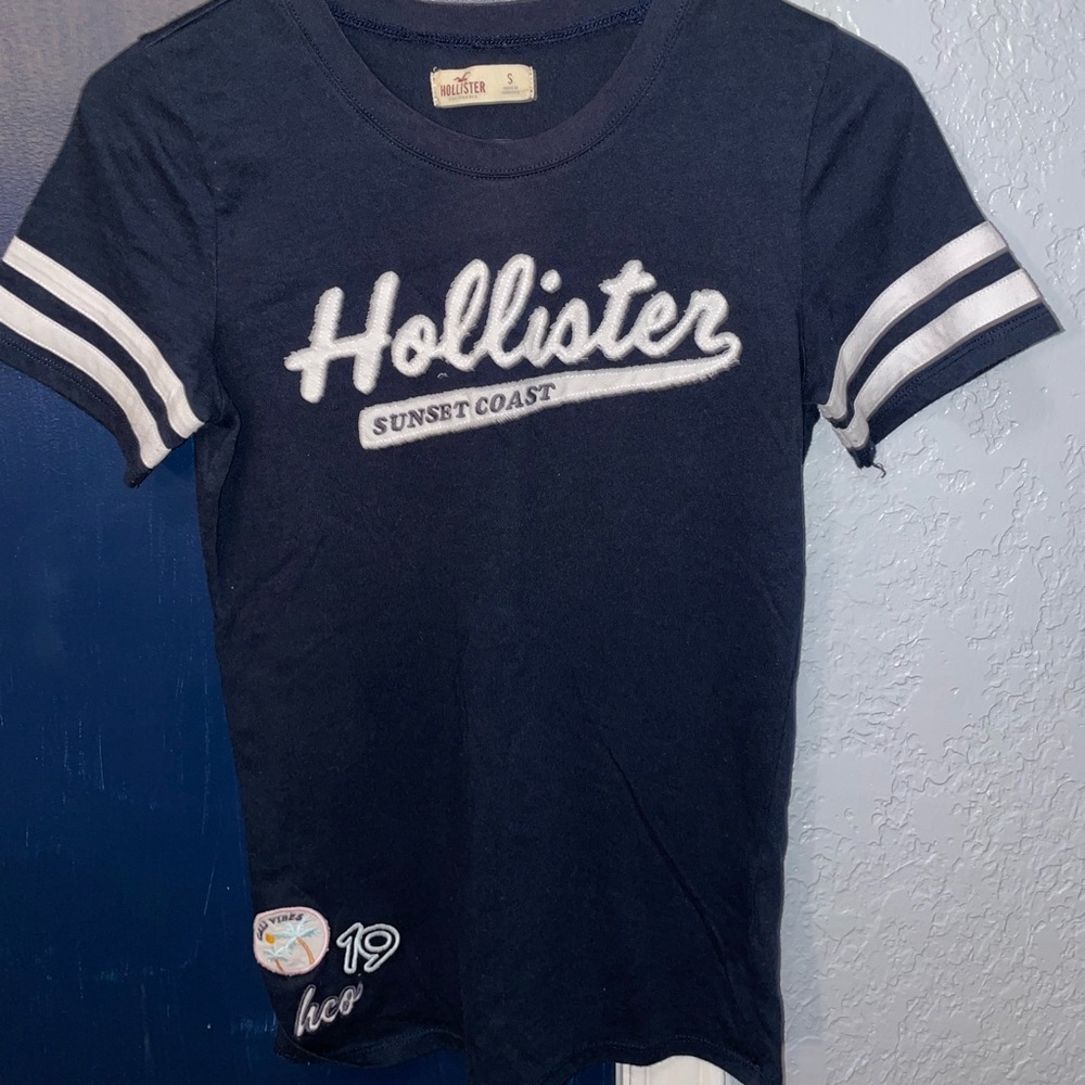 Hollister t shirt